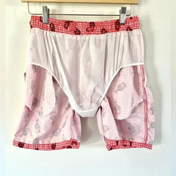 Mr. Swim Red Gingham Lobster Print Men’s 7" Inseam Swim Trunks Size Medium - Picture 9 of 12